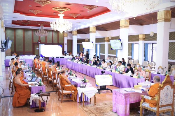 พระพรหมบัณฑิต ประธานกรรมการเผยแผ่พระพุทธศาสนาแห่งชาติ ประชุมที่วัดประยุรวงศาวาสวรวิหาร กรุงเทพฯ